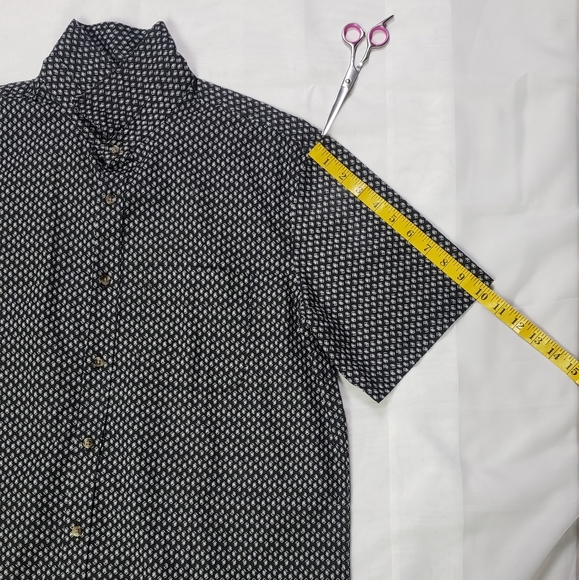 Men's Old Navy Button Up Everyday Shirt - Picture 10 of 12